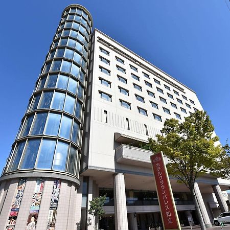 크라운 팔레스 치류 호텔 외부 사진